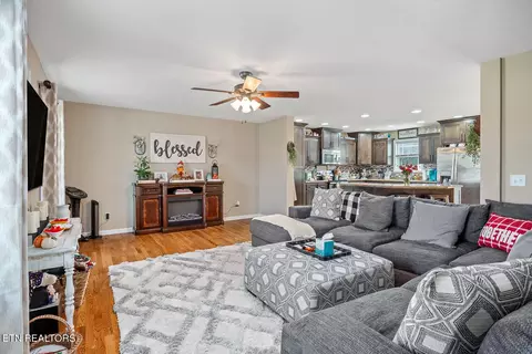 7896 Platinum Cir, Baxter, TN 38544 photo 3