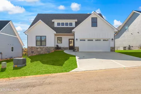 517 Simmons View Dr #20, Seymour, TN 37865