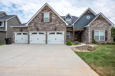 2000 W Highlands Rdg, Knoxville, TN 37932