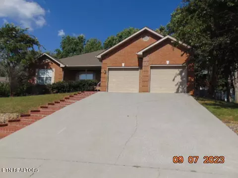 1412 Tainan Dr, Maryville, TN 37804