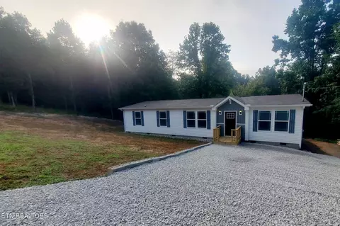 135 Melvin Dr, Harriman, TN 37748