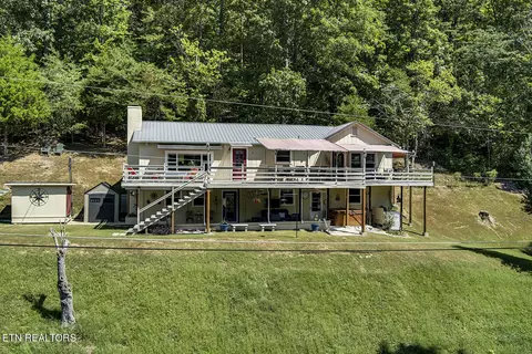 223 Lakecrest Dr, Harriman, TN 37748