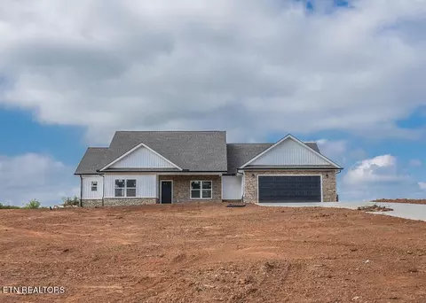 815 Pinebrooke Dr, Maryville, TN 37801