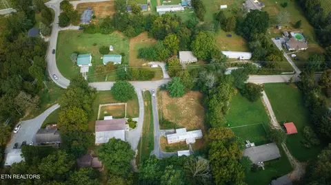 5126 Carter Rd, Knoxville, TN 37918
