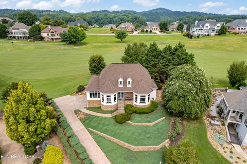 240 Big Water Dr, Vonore, TN 37885