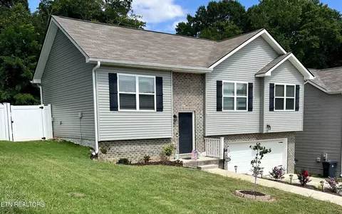 6018 Freebird Ln, Knoxville, TN 37912