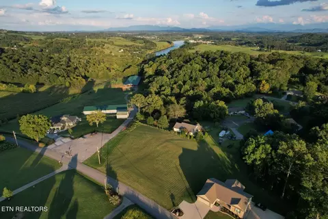 River Rd, Kodak, TN 37764