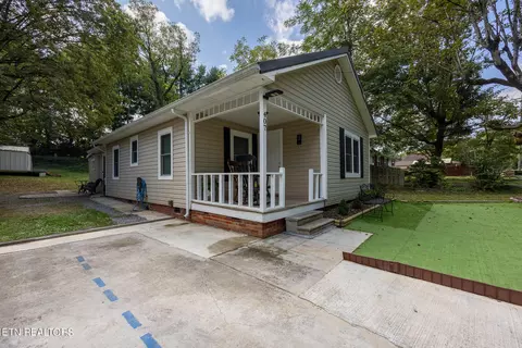 407 Glendale Ave, Athens, TN 37303
