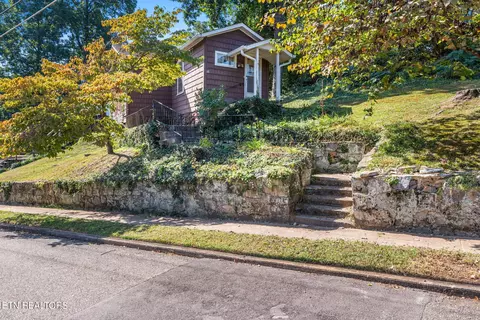 102 Gresham Rd, Knoxville, TN 37918