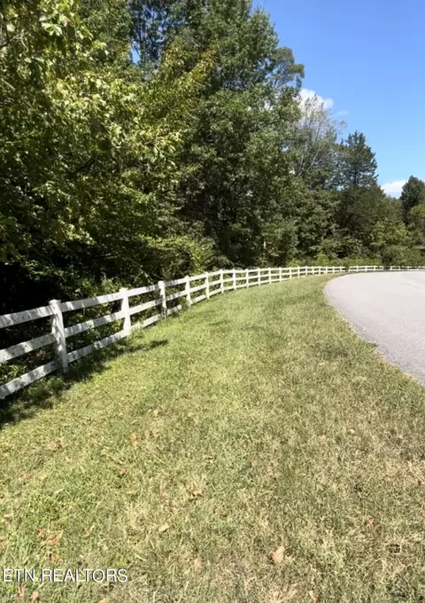 115 Wiltshire Dr, Oak Ridge, TN 37830