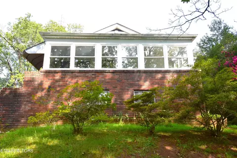 2260 Mentor Rd, Louisville, TN 37777