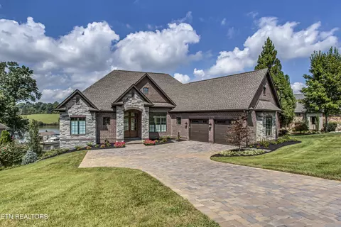 215 Pineberry Dr, Vonore, TN 37885