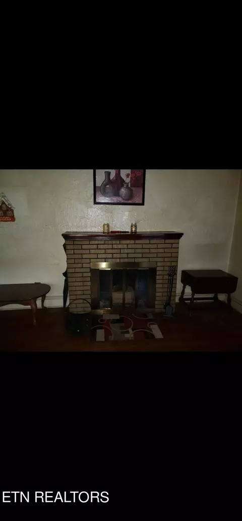 105 E Winchester, Middlesboro, KY 40965 photo 6