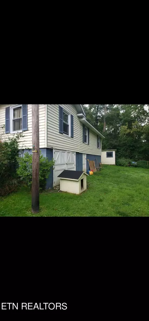 105 E Winchester, Middlesboro, KY 40965 photo 4