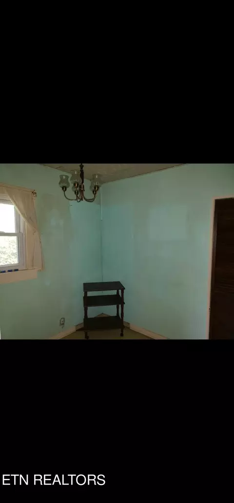 105 E Winchester, Middlesboro, KY 40965 photo 12