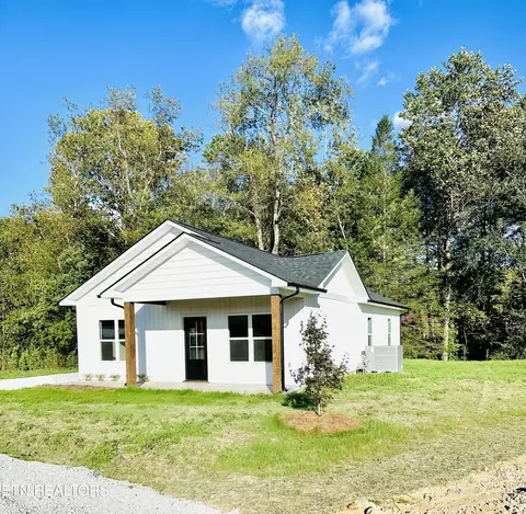 254 Hemlock Springs Dr, Helenwood, TN 37755