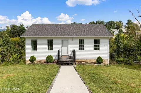 128 View Ln, La Follette, TN 37766
