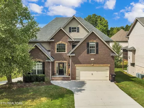 10431 Harrison Springs Ln, Knoxville, TN 37932