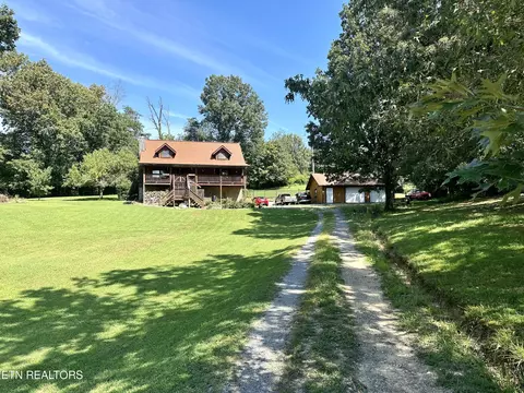 2415 Amanda Ln, Sevierville, TN 37876