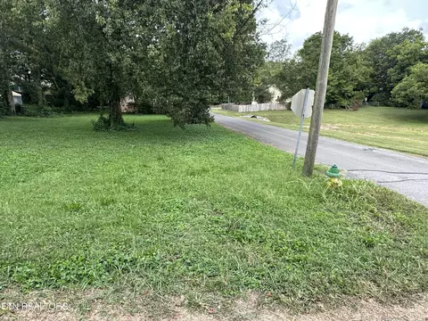 W Bank St & S Kilgore St, Athens, TN 37303