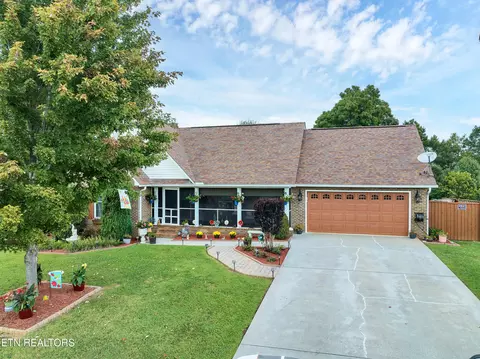 2716 Lady Bug Ln, Maryville, TN 37803