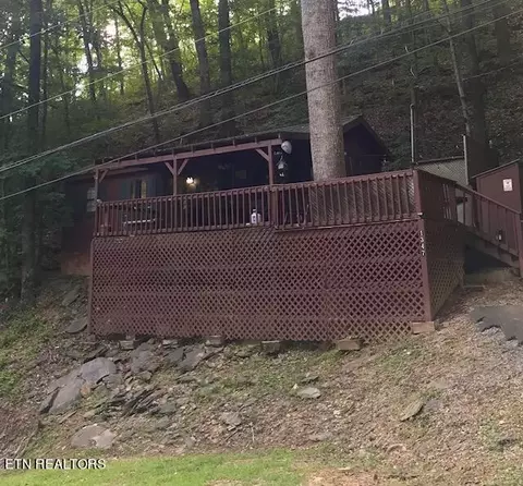 1347 Ski View Ln, Sevierville, TN 37876