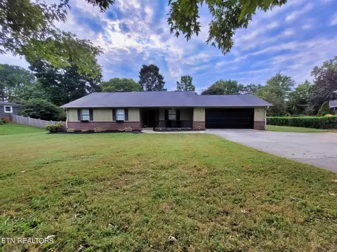 1754 Linda Ln, Maryville, TN 37803
