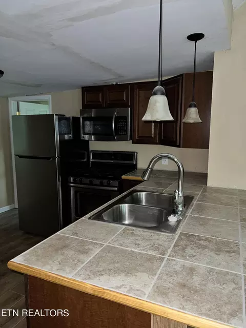 616 Slate Creek Rd, New Tazewell, TN 37825
