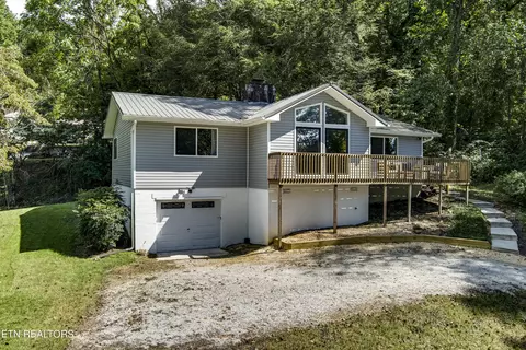 2387 Sugar Grove Valley Rd, Harriman, TN 37748