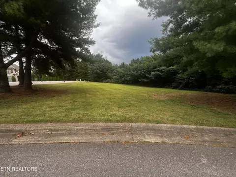 8942 Legends Lake Ln, Knoxville, TN 37922