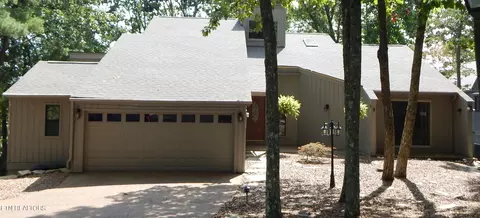 126 Brokenwood Ln, Crossville, TN 38558