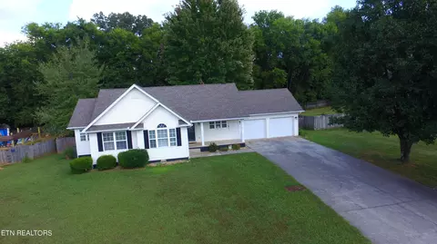 304 N Rolling Ridge Ln, Vonore, TN 37885