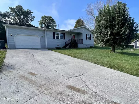 170 S Burress Ln, Jacksboro, TN 37757