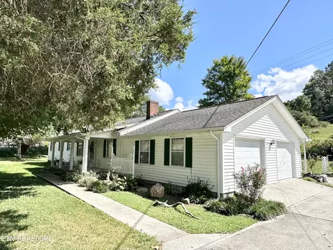 270 New Clear Branch Rd, Rocky Top, TN 37769