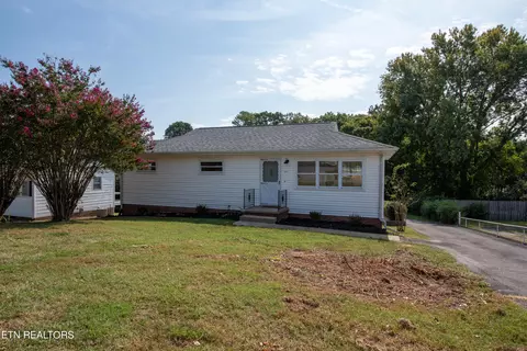 114 Park Dr, Maryville, TN 37804