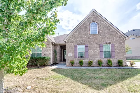 12721 Sailpointe Ln, Knoxville, TN 37922