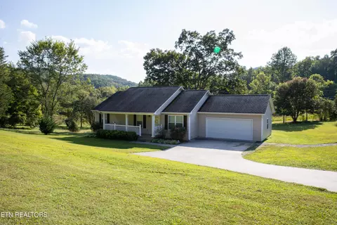 143 Johnny Smith Ln, Clinton, TN 37716