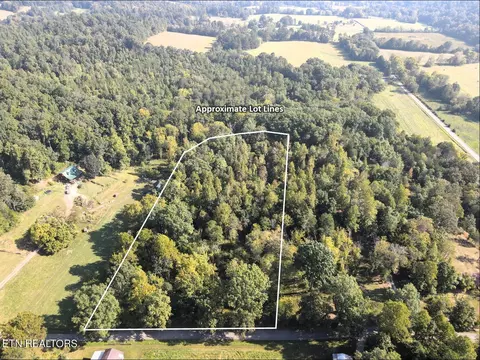 138 Main Hollow Road Rd, Philadelphia, TN 37846