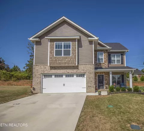 8521 Creek Valley Ln, Knoxville, TN 37931