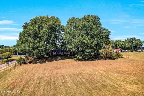 1467 E Brown School Rd, Maryville, TN 37804