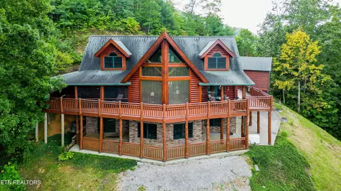 4565 Long Rifle Rd, Sevierville, TN 37862