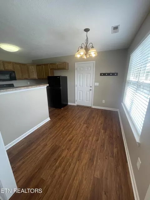 1925 Levy Dr, Powell, TN 37849 photo 5
