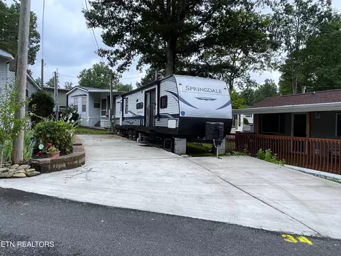 5355 East Pkwy #34, Cosby, TN 37722 photo 2