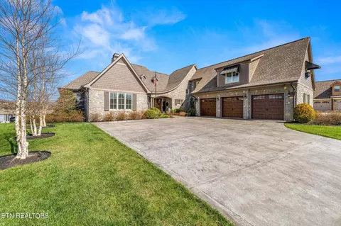 3758 Promontory Pt, Louisville, TN 37777