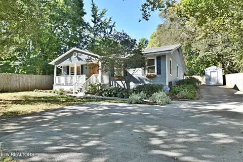 1105 SW Buena Rd, Knoxville, TN 37919