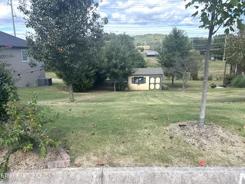 5651 Autumn Creek Dr, Knoxville, TN 37924