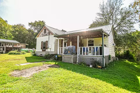 208 Store Ln, Jellico, TN 37762