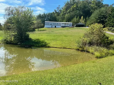3323 Roberts Rd, Mascot, TN 37806