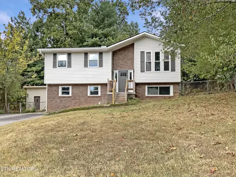 6204 Robin Heights Dr, Knoxville, TN 37921