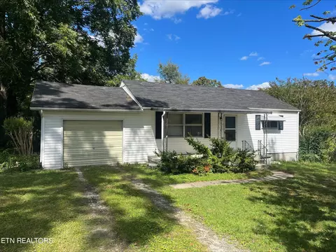 616 E Jere Whitson Rd, Cookeville, TN 38501